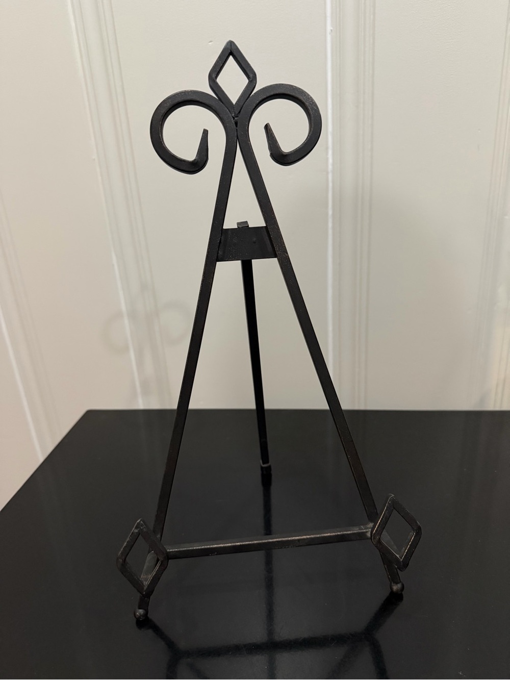 Decorative Black Metal Easel Stand